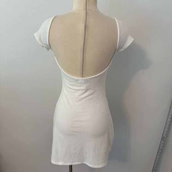 Urban Outfitters Nadia Fitted Dress Back Cutout in Ivory Size Small - Picture 4 of 7